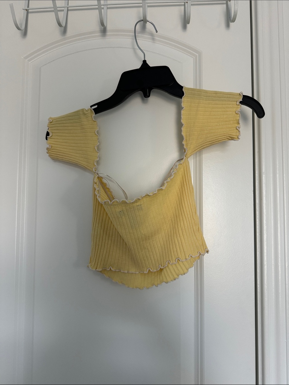 Yellow Off-Shoulder Ribbed Cropped Top - Picture 3 of 3